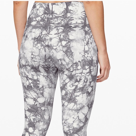 NWT Lululemon Wunder Under High Rise 28" (8) - Picture 2 of 5